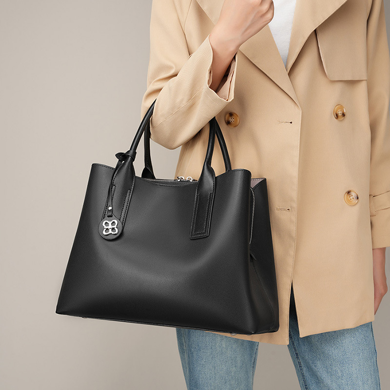 Structured Handbag Top Handle - Женская черная сумка-тоут из натуральной кожи