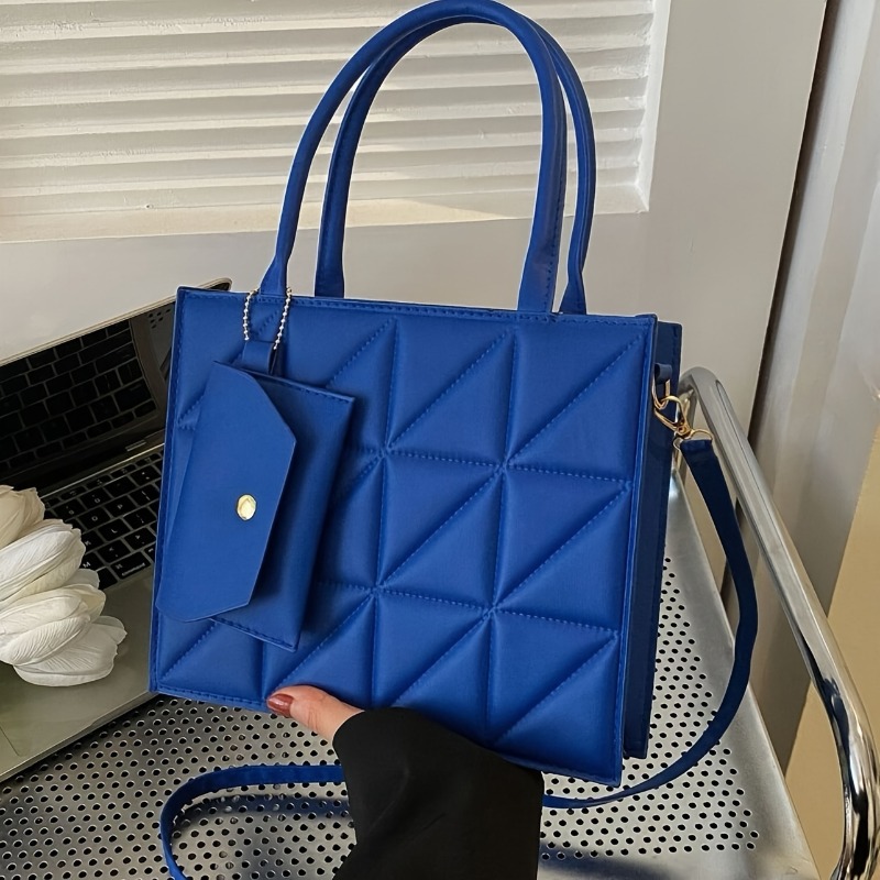 Стильная стеганая сумка-тоут,  – обзор и цена Structured Handbag Top Handle