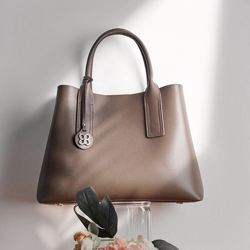 Женская черная сумка-тоут из н – обзор и цена Structured Handbag Top Handle