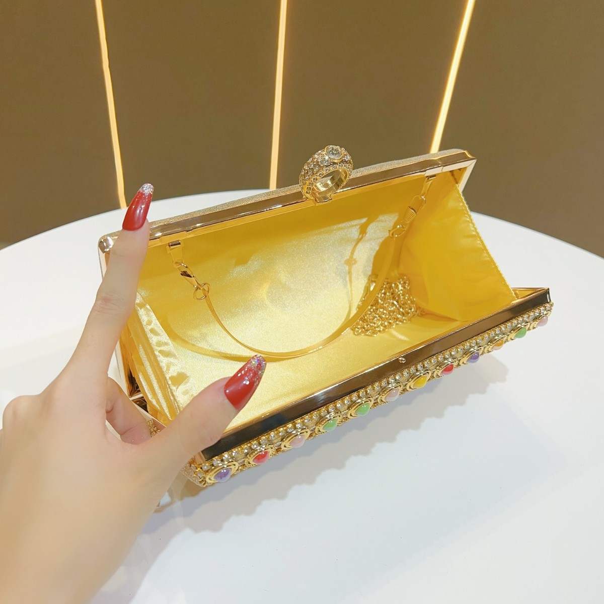 Роскошные вечерние сумки с кис – обзор и цена Luxury Bags Europe