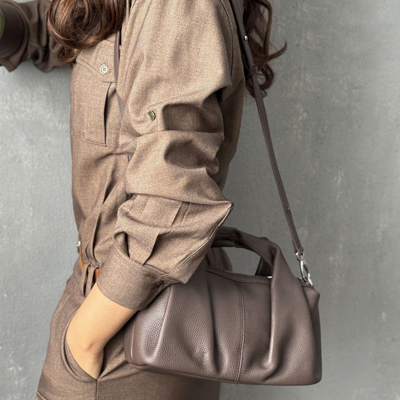 Кожаные сумки-подушки с инициа – обзор и цена Luxury Bags Japan